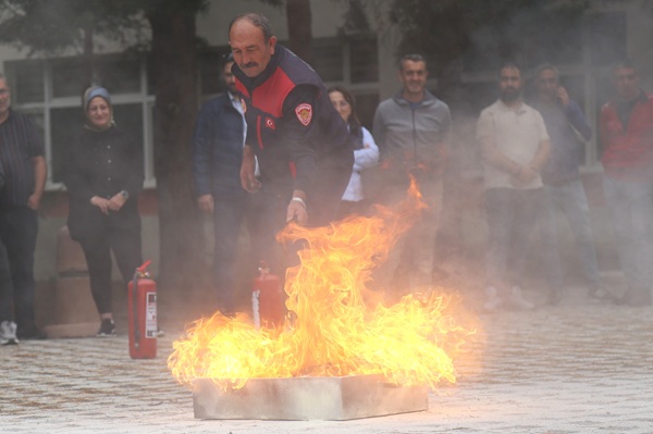  Yangın Söndürme Eğitimi ve Tatbikatı Gerçekleştirildi